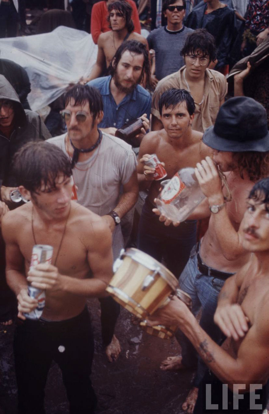 1969-woodstock-music-festival-hippies-bill-eppridge-john-dominis-27-57bc2fc9470e2__880