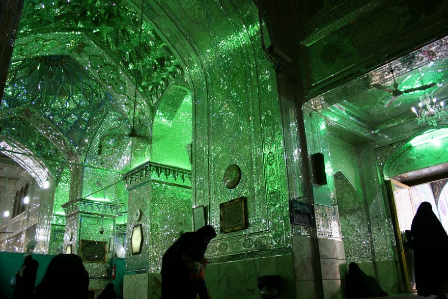 emerald-tomb-ceiling-shah-cheragh-shiraz-iran-1