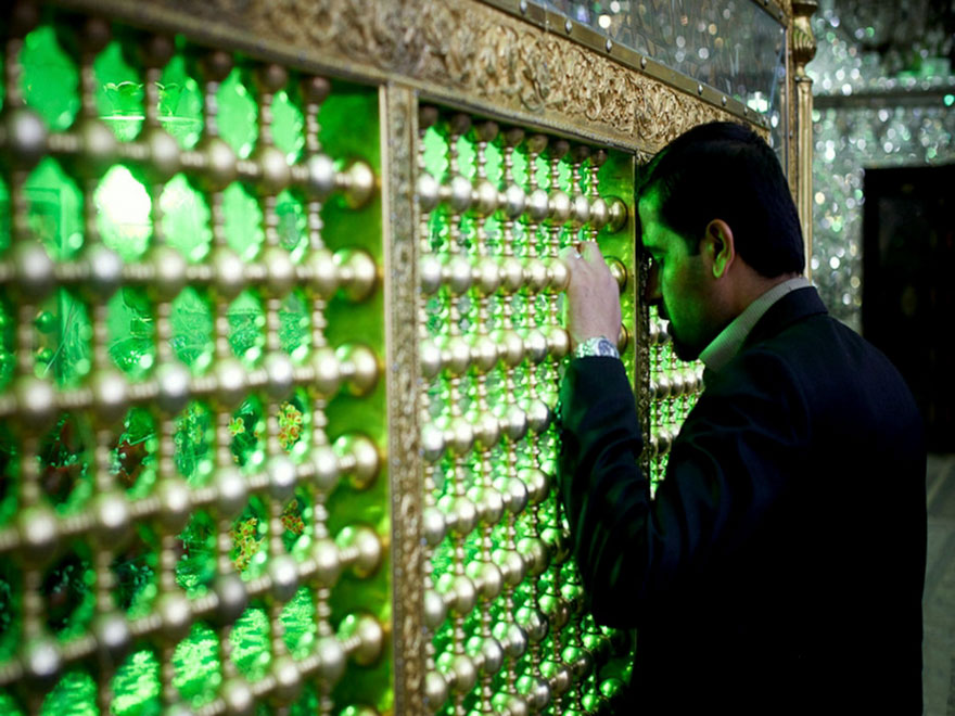 emerald-tomb-ceiling-shah-cheragh-shiraz-iran-17